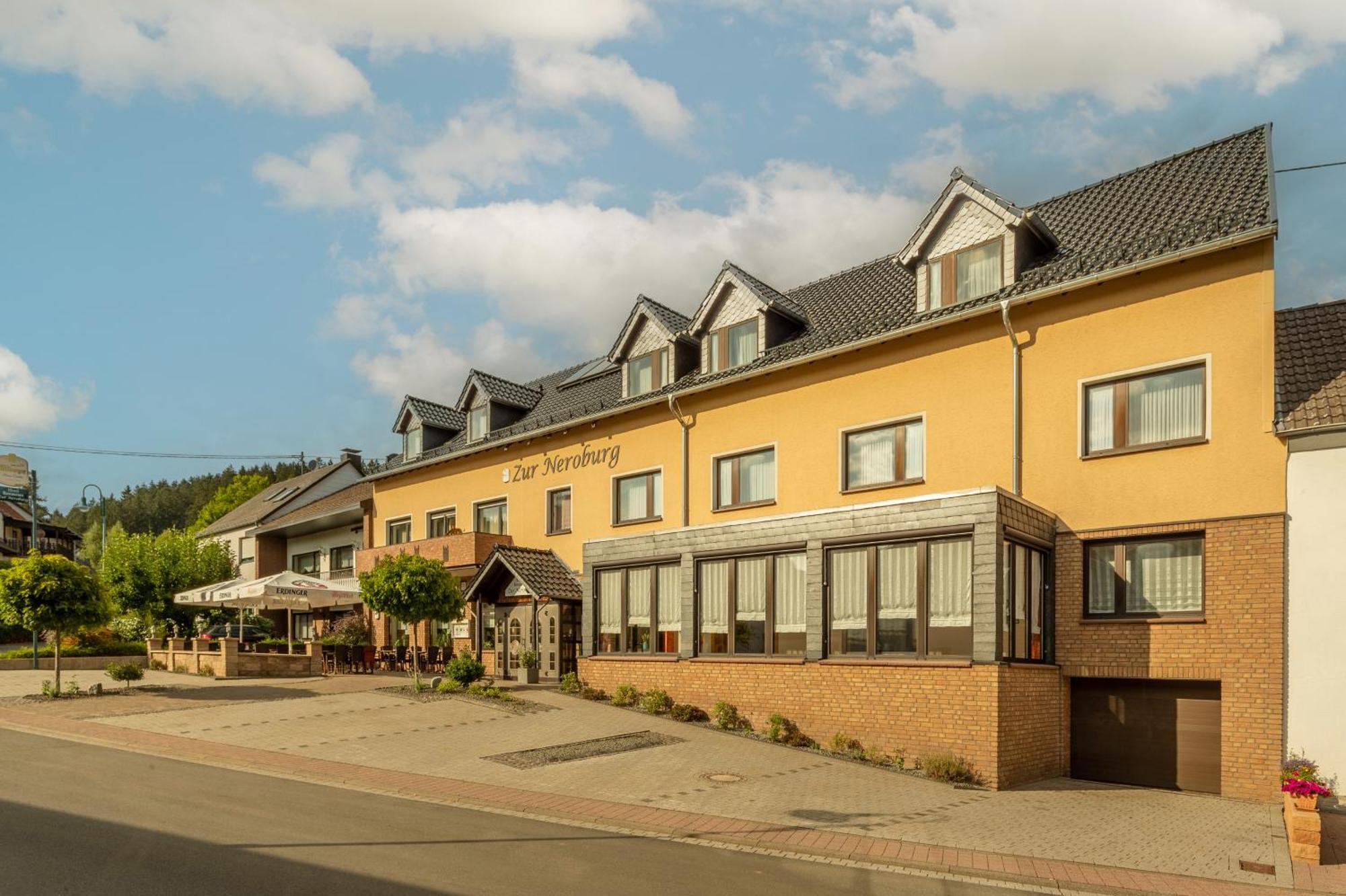 Hotel Restaurant Zur Neroburg Neroth Eksteriør bilde