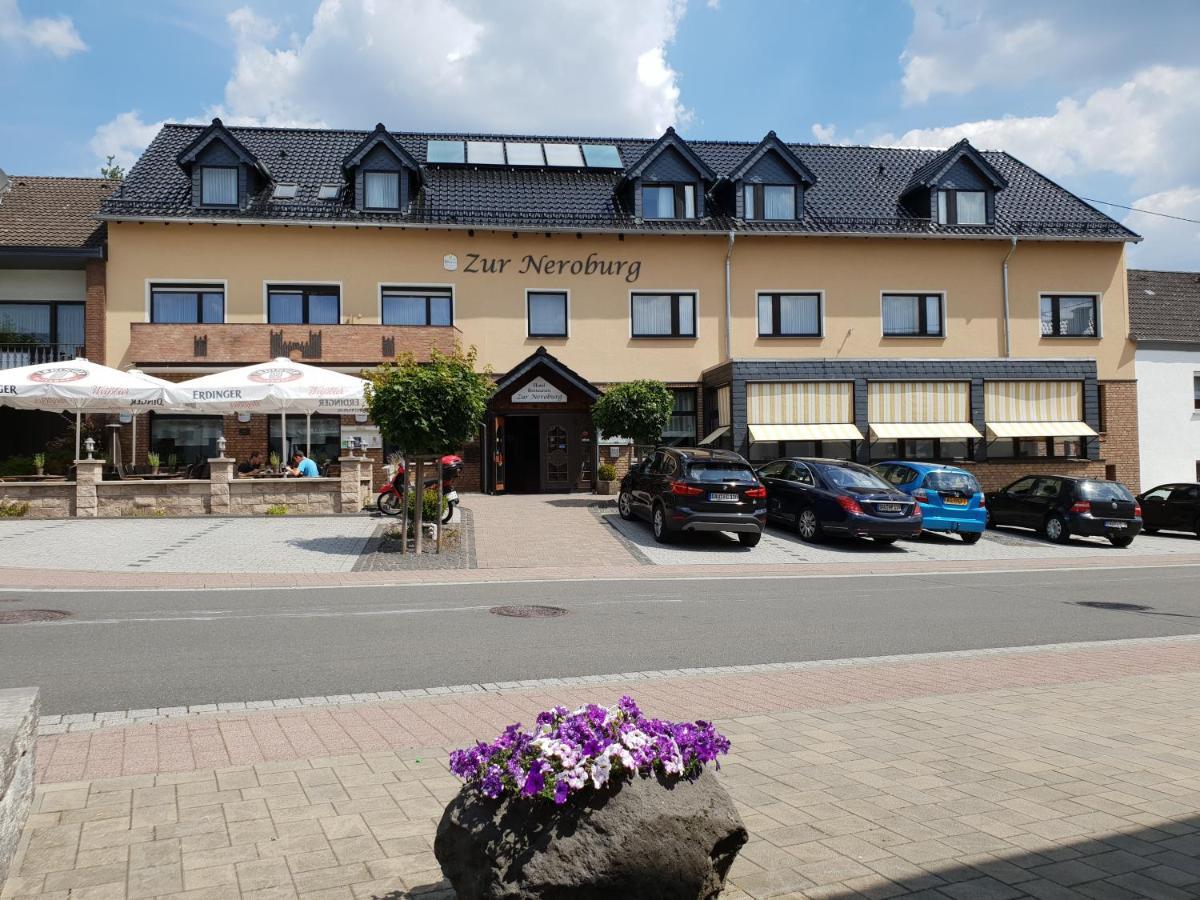 Hotel Restaurant Zur Neroburg Neroth Eksteriør bilde